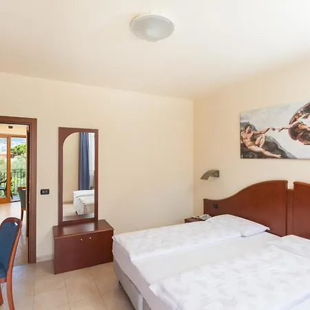 ホテル Isabella ブレンゾーネ