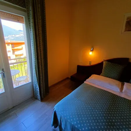 ホテル Isabella ブレンゾーネ