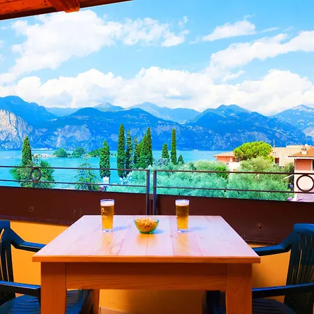 ホテル Isabella ブレンゾーネ