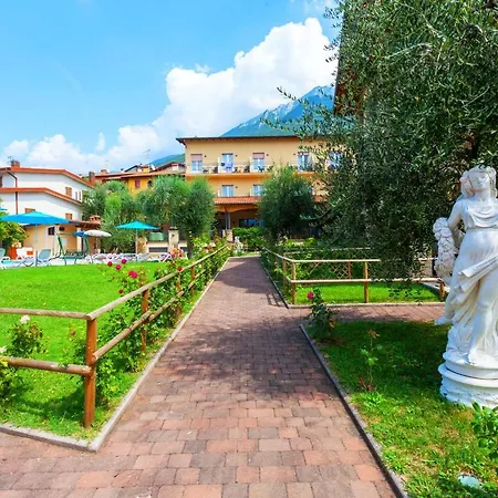 Isabella 3* Brenzone sul Garda