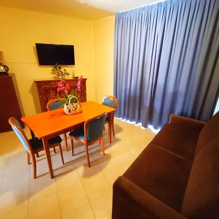 Isabella Hotel 3*