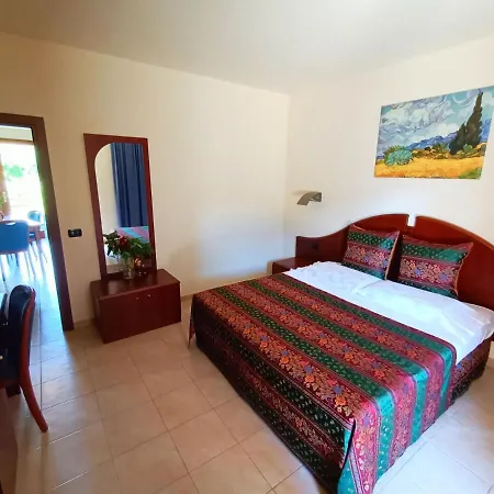 Isabella 3* Brenzone sul Garda