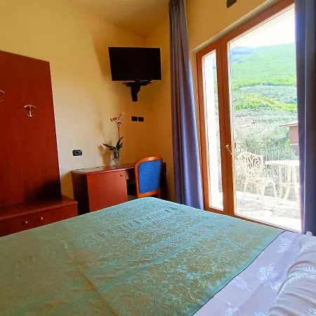 Isabella 3* Brenzone sul Garda