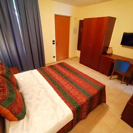 Isabella 3* Brenzone sul Garda