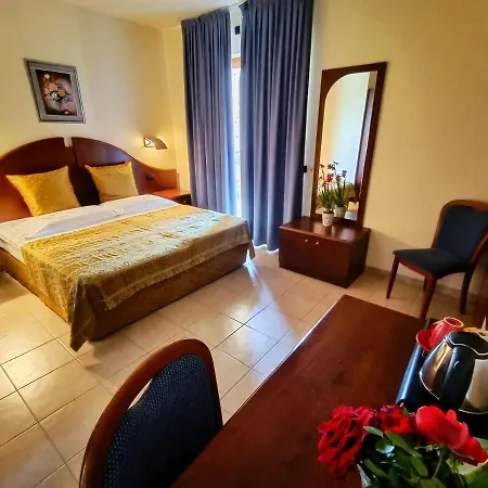 Isabella Hotel 3*