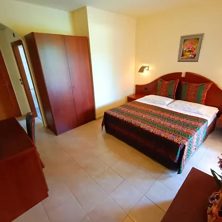 Hotel Isabella Brenzone sul Garda