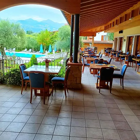 Isabella Hotel 3*