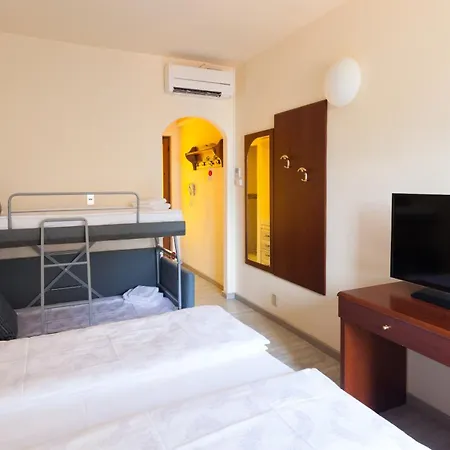 Isabella Hotel