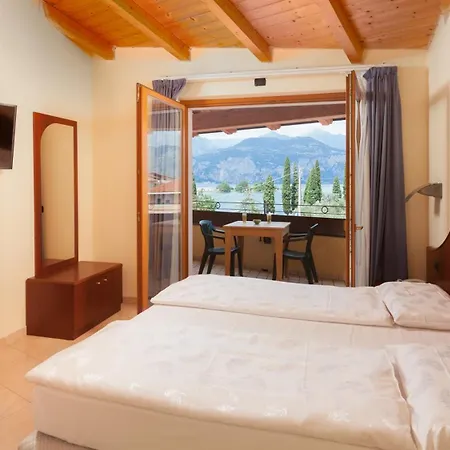 Hotel Isabella Brenzone sul Garda