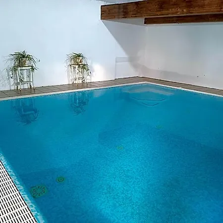 Isabella Hotel 3*