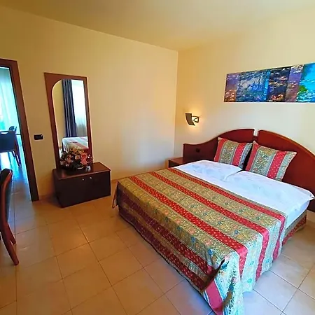 Isabella Hotel 3*
