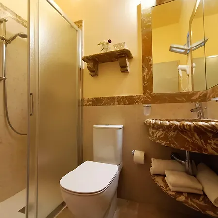 Isabella 3* Brenzone sul Garda