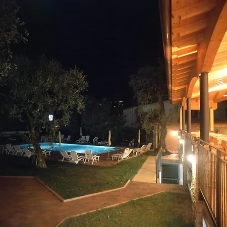 Isabella 3*