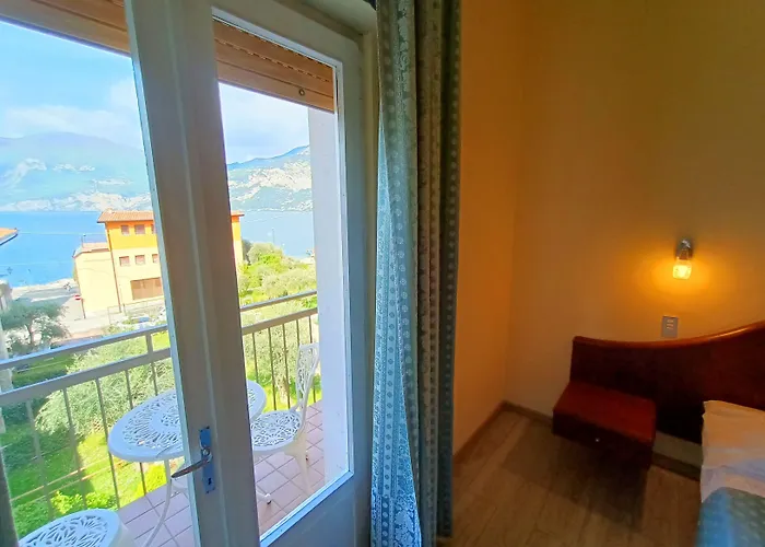 Isabella 3* Brenzone sul Garda