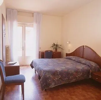 Isabella Brenzone sul Garda