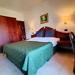 Isabella Hotel