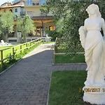 Isabella Brenzone sul Garda